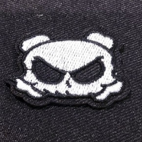 Jaunty Cute Skull Patch Iron On - Picture 1 of 3
